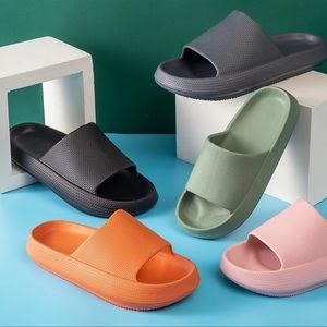 Sootheez Marshmallow Cloud Rubber Slides Shoes
